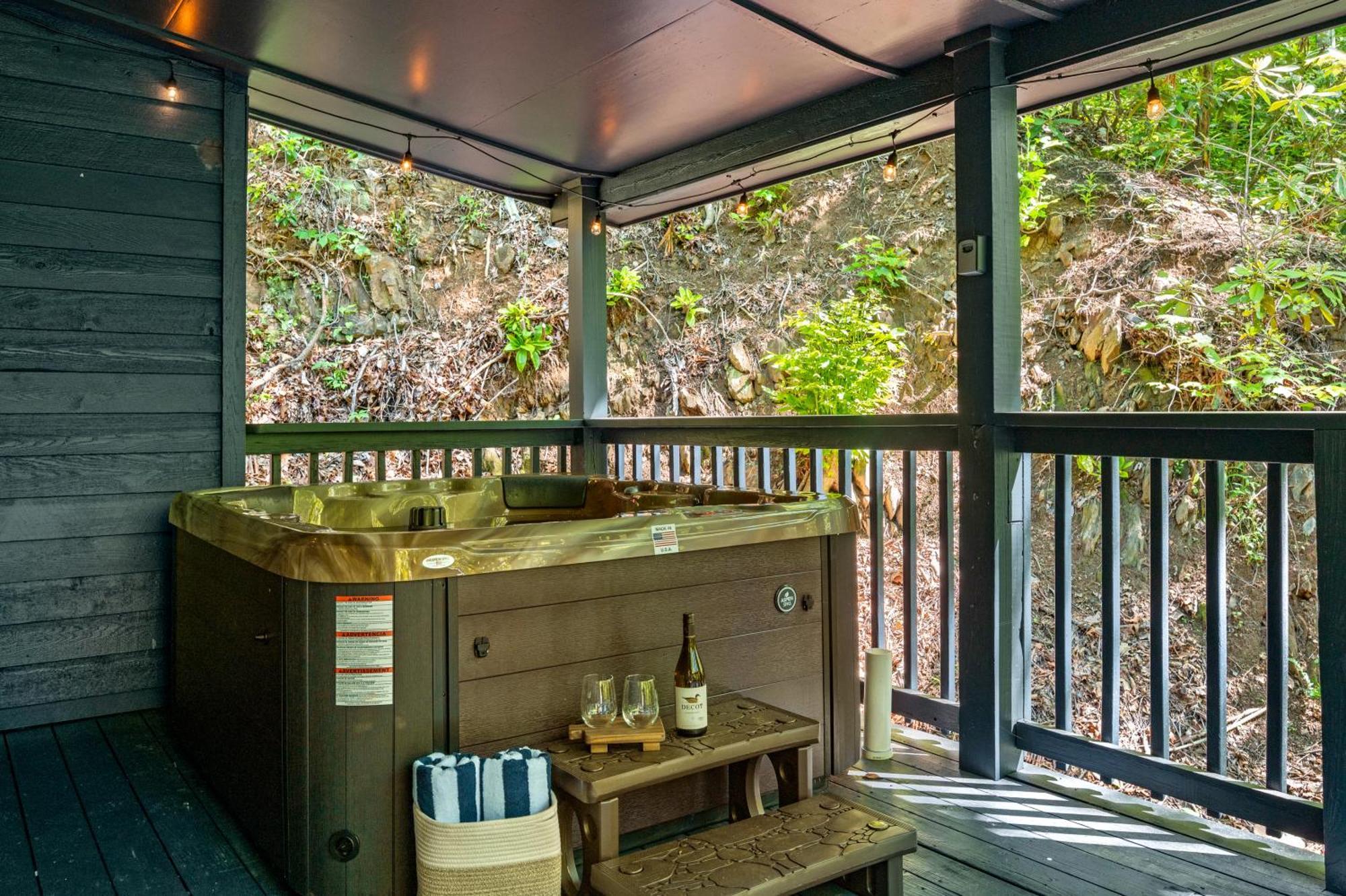 Escape To Sugar Chalet: The Rustic Modern Retreat Gatlinburg Exterior photo